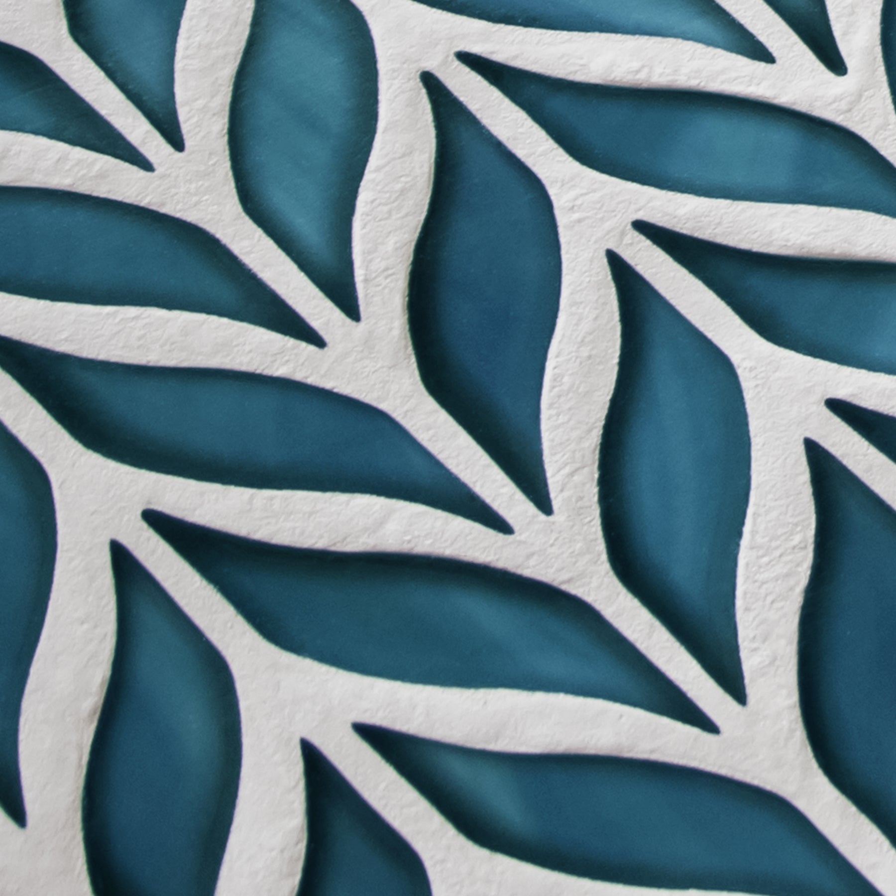 Glazed Blue Leaf Waterjet Recycled Glass Floor And Wall Mosaic Tile