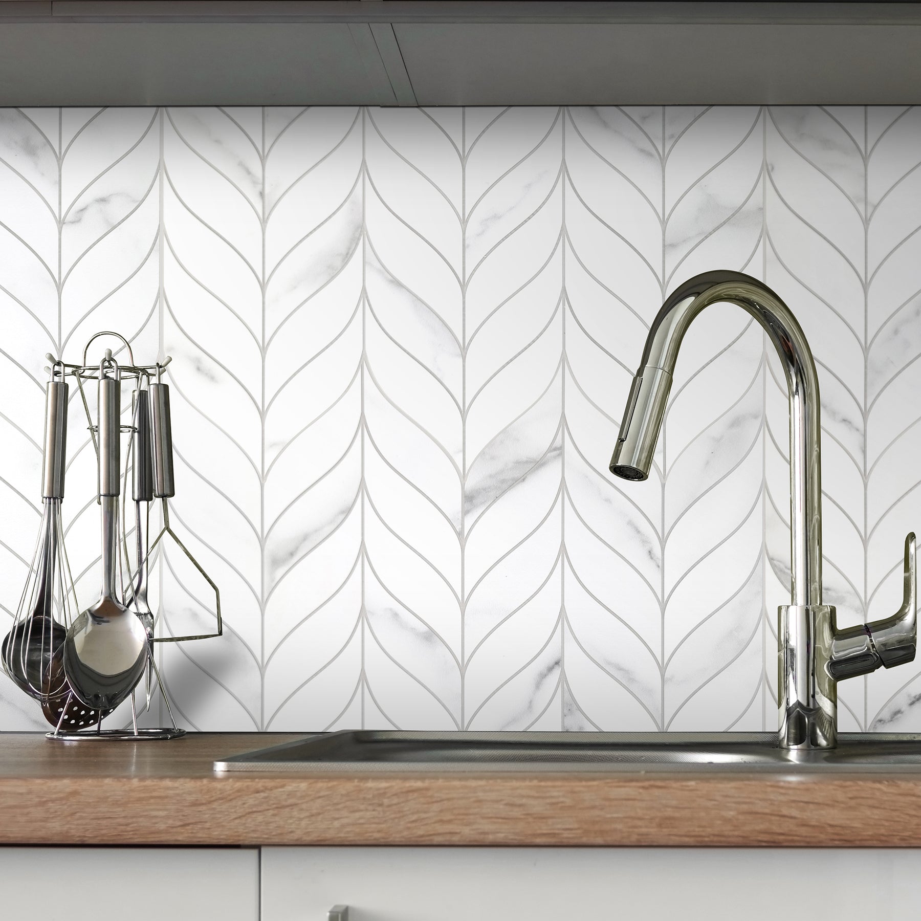 Waterjet Leaf White Peel and Stick Tile