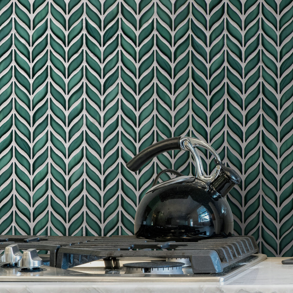 Glazed Green Leaf Waterjet Recycled Glass Floor And Wall Mosaic Tile