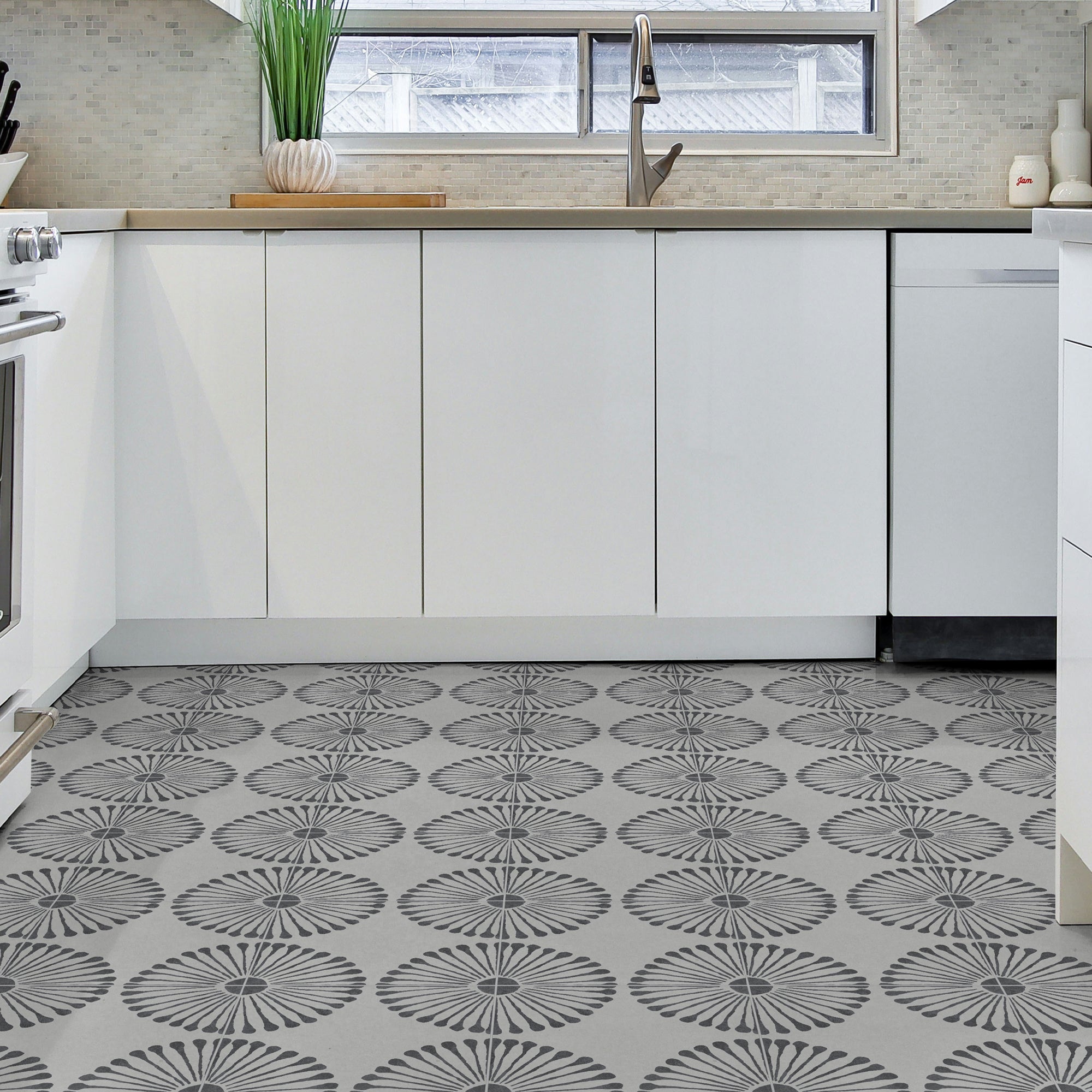 9" x 9" Patterned Gray Peel and Stick Floor and Wall Tile